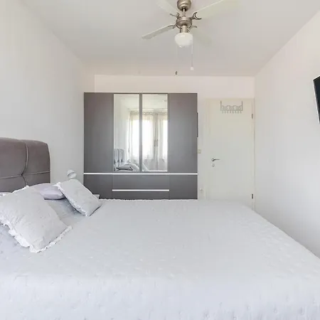 Apartment Cozy Near The And Center