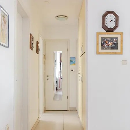 Cozy Near The And Center 스플리트