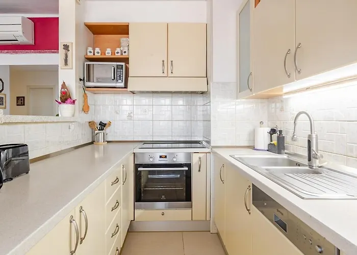 Apartment Cozy Near The And Center Split