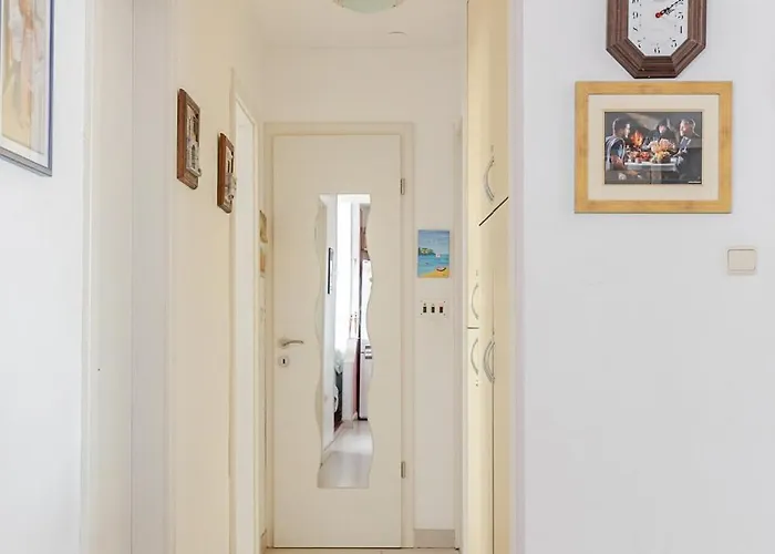 Cozy Near The And Center Сплит